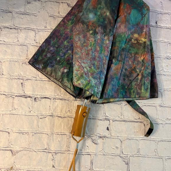 VINTAGE SALAMANDER (1992) POLYESTER WATERCOLOR PRINT WOOD HANDLE UMBRELLA - Picture 2 of 16